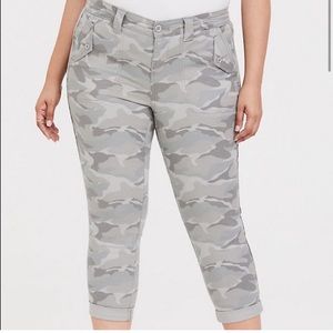 Torrid Light Gray Camo Cropped Pants